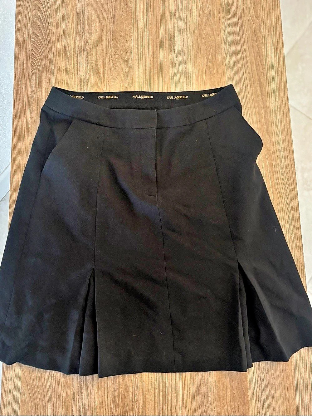 Karl Lagerfeld Black Pleated A-Line Skirt Size 10 Like New